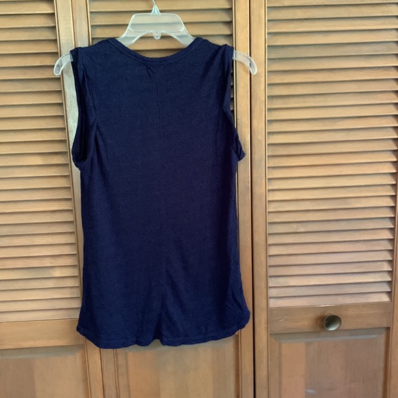 Top - Picture 2 of 2